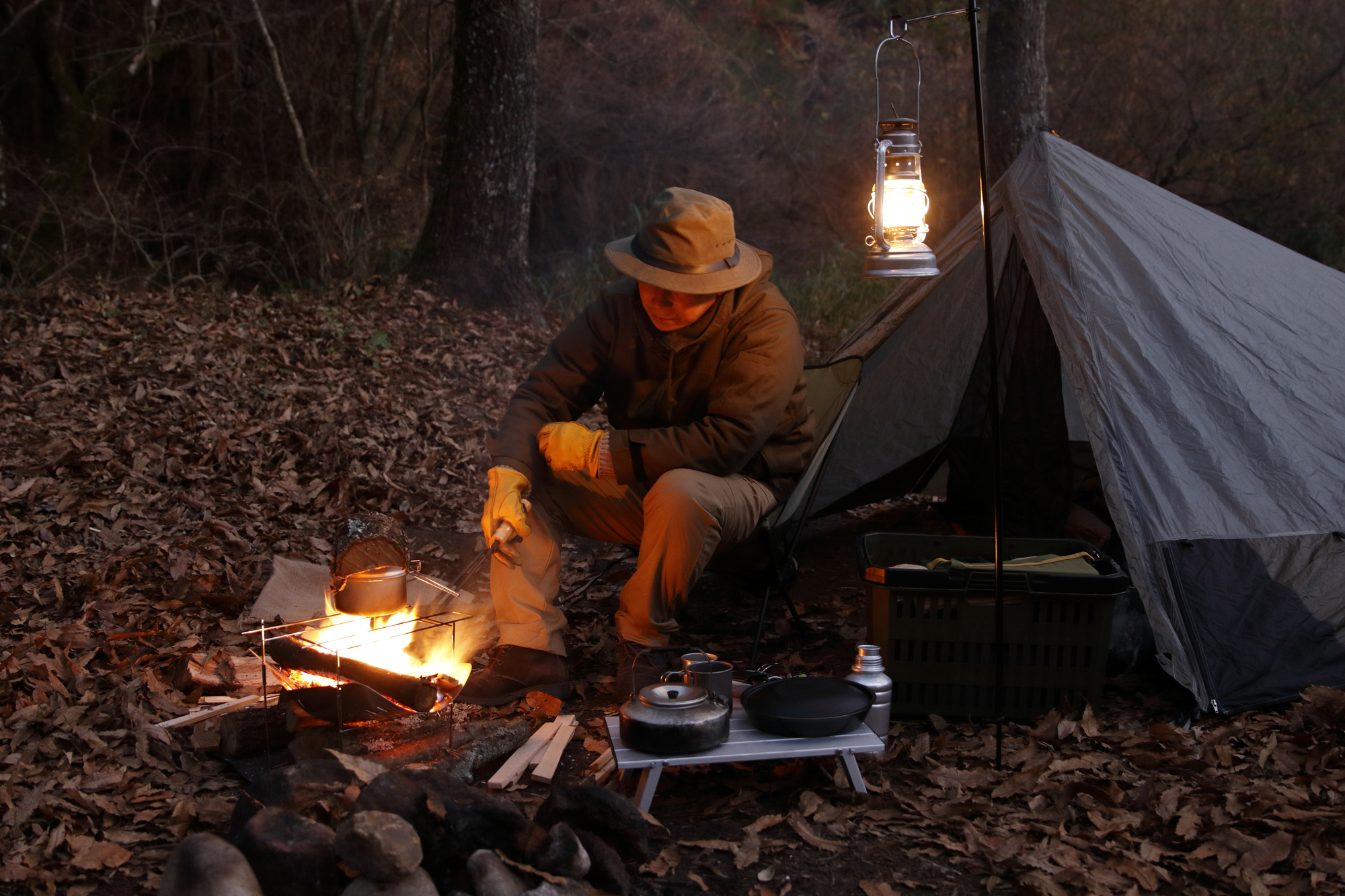 一味違うキャンプを楽しむ！焚き火をするために必要な道具と選び方