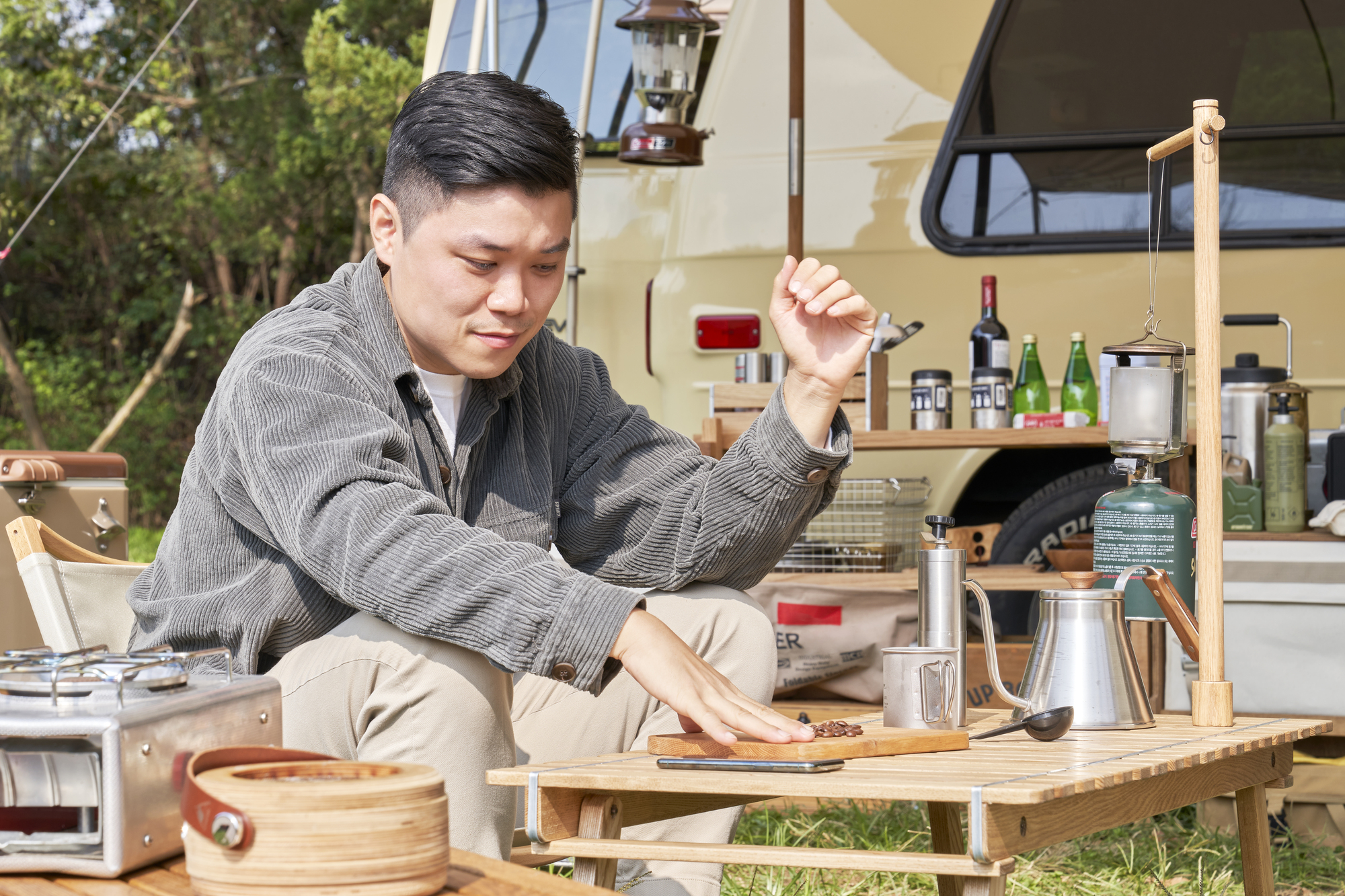 ソロキャンプにテーブルが必要な理由とおすすめ10選 - GsMEDIA